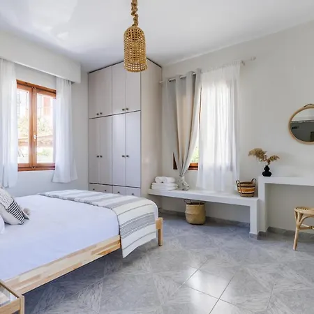 Rodani Skopelos Town